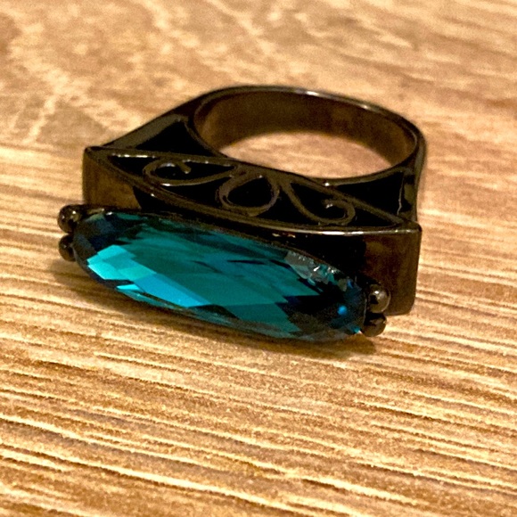 Size 6 Blue Crystal or semi precious stone Vintage ring - Picture 3 of 4